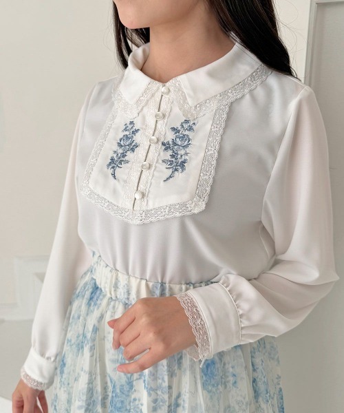 an another angelus(アンアナザーアンジェラス)の「レース使いヨークローズ刺繍ブラウス(シャツ/ブラウス・レディース・オフホワイト/ピンクベージュ・FREE)」の20枚目の写真