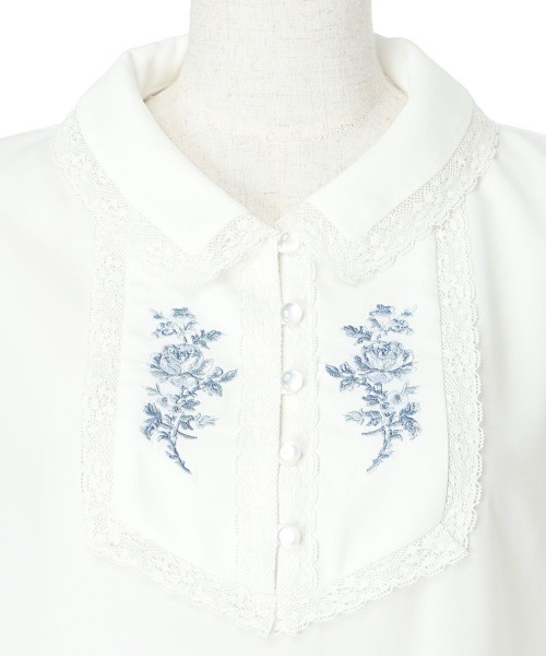 an another angelus(アンアナザーアンジェラス)の「レース使いヨークローズ刺繍ブラウス(シャツ/ブラウス・レディース・オフホワイト/ピンクベージュ・FREE)」の12枚目の写真