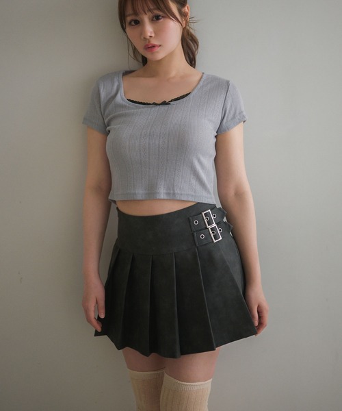M DOLLY(エムドリー)の「leather pleats rai mini skirt/レザープリーツレイミニスカート(スカート・レディース・ブラウン/チャコールグレー・M/S)」の5枚目の写真