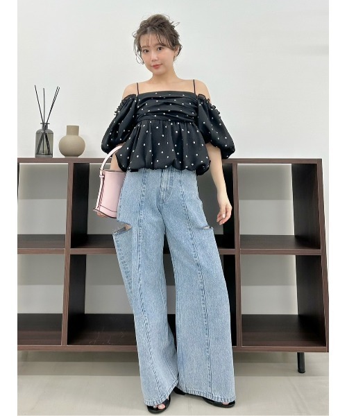 FRAY I.D（フレイアイディー）の「【WEB限定】オフショルパフスリーブブラウス／ウォッシャブル（シャツ/ブラウス・レディース・ブラック/ホワイト・F）」の5枚目の写真