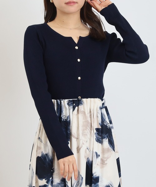 TRUDEA(トルディア)の「スリットネックリブニット(ニット/セーター・レディース・ホワイト×ブラック/ホワイト/ネイビー/ホワイト×ネイビー・LARGE/MEDIUM)」の4枚目の写真