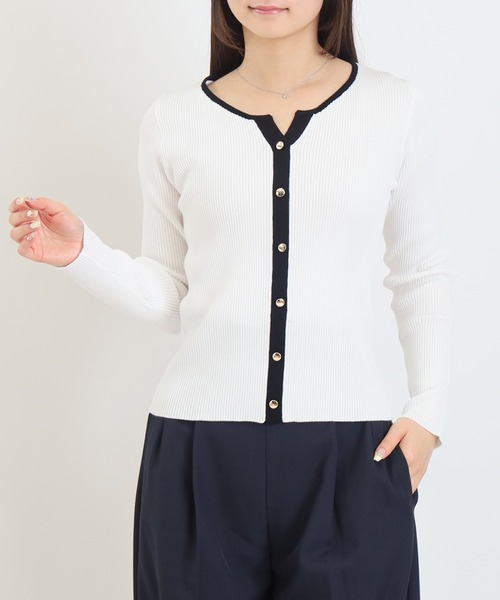 TRUDEA(トルディア)の「スリットネックリブニット(ニット/セーター・レディース・ホワイト×ブラック/ホワイト/ネイビー/ホワイト×ネイビー・LARGE/MEDIUM)」の13枚目の写真