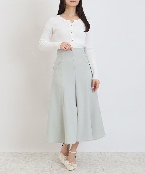 TRUDEA(トルディア)の「スリットネックリブニット(ニット/セーター・レディース・ホワイト×ブラック/ホワイト/ネイビー/ホワイト×ネイビー・LARGE/MEDIUM)」の20枚目の写真