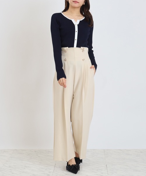 TRUDEA(トルディア)の「スリットネックリブニット(ニット/セーター・レディース・ホワイト×ブラック/ホワイト/ネイビー/ホワイト×ネイビー・LARGE/MEDIUM)」の8枚目の写真