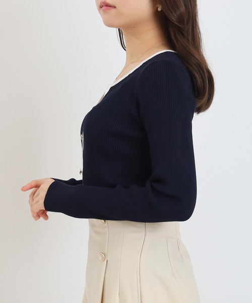 TRUDEA(トルディア)の「スリットネックリブニット(ニット/セーター・レディース・ホワイト×ブラック/ホワイト/ネイビー/ホワイト×ネイビー・LARGE/MEDIUM)」の6枚目の写真