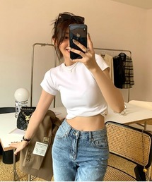 ラウンドネック・スリムTシャツ