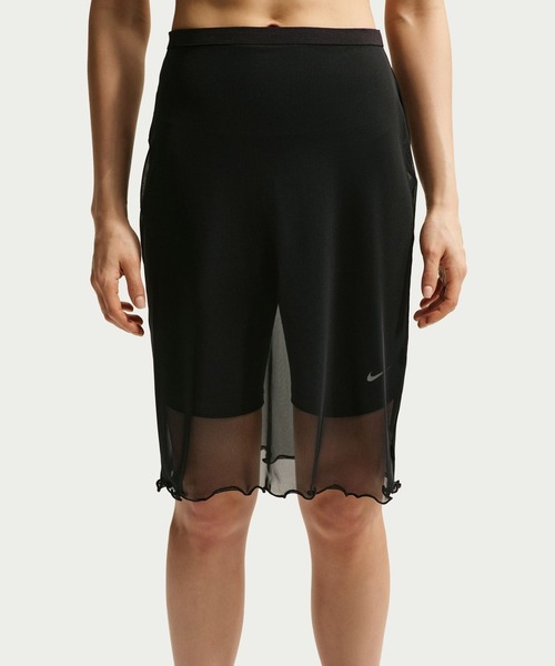 NIKE(ナイキ)の「NIKE AS WMNS NSW SHEER SKIRT / ナイキ ウィメンズ NSW シアー スカート 【SP】(スカート・レディース・ブラック・S/M/L)」の2枚目の写真