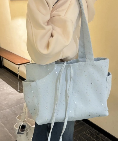 mebole(メボレ)の「star&dot totebag(トートバッグ・レディース・ホワイト/ブルー・FREE)」の2枚目の写真