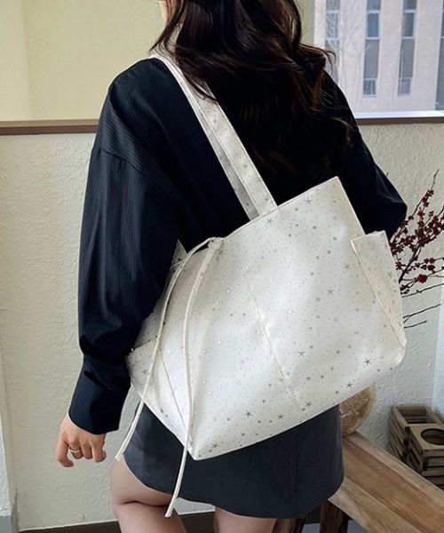 mebole(メボレ)の「star&dot totebag(トートバッグ・レディース・ホワイト/ブルー・FREE)」の3枚目の写真