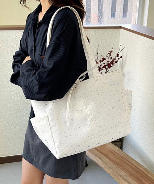 mebole(メボレ)の「star&dot totebag(トートバッグ・レディース・ホワイト/ブルー・FREE)」の8枚目の写真