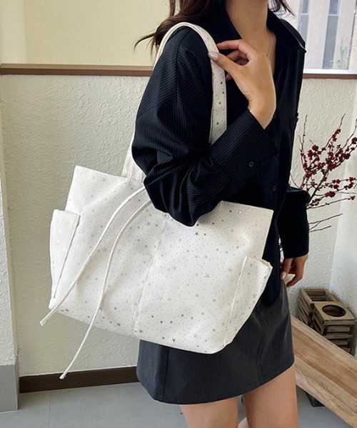 mebole(メボレ)の「star&dot totebag(トートバッグ・レディース・ホワイト/ブルー・FREE)」の7枚目の写真