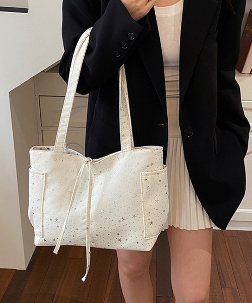 mebole(メボレ)の「star&dot totebag(トートバッグ・レディース・ホワイト/ブルー・FREE)」の11枚目の写真