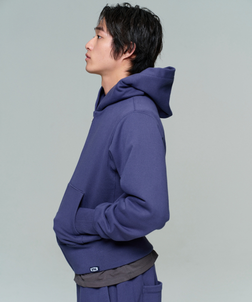 ERA(エラ)の「UNISEX ERA HEAVY HOODED ZIP-UP - INK NAVY(パーカー・レディース・ネイビー・MEDIUM/LARGE/SMALL)」の4枚目の写真