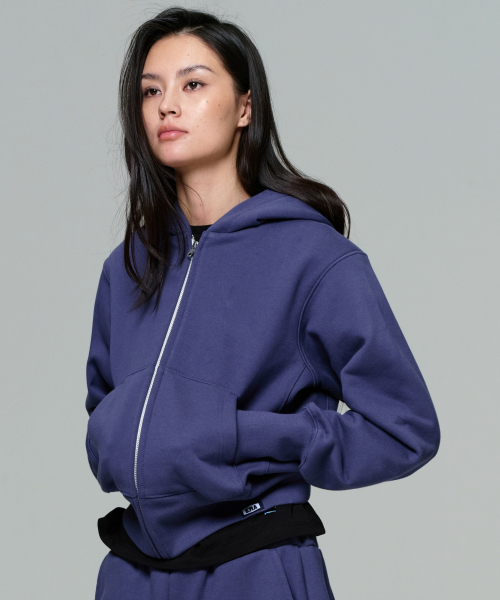 ERA(エラ)の「UNISEX ERA HEAVY HOODED ZIP-UP - INK NAVY(パーカー・レディース・ネイビー・MEDIUM/LARGE/SMALL)」の8枚目の写真