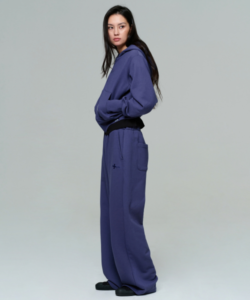 ERA(エラ)の「UNISEX ERA HEAVY HOODED ZIP-UP - INK NAVY(パーカー・レディース・ネイビー・MEDIUM/LARGE/SMALL)」の9枚目の写真