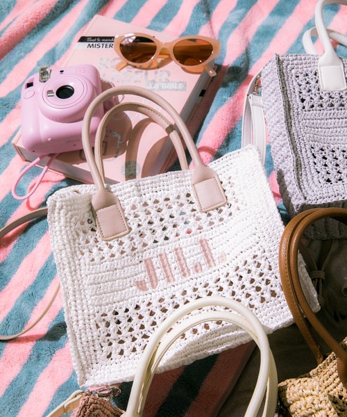 JILL by JILL STUART（ジルバイジルスチュアート）の「スクエアロゴトート（ショルダーバッグ・レディース・ベージュ/ブルー/ピンク/ホワイト・FREE）」の2枚目の写真