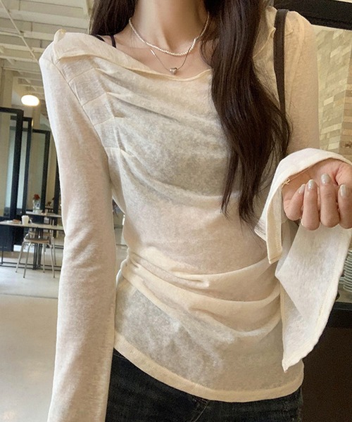 by LEGNA(バイレグナ)の「ドレープオフショルダーシアーカットソー(Tシャツ/カットソー・レディース・ブラック/グレイッシュベージュ/アイボリー/ピンク・FREE)」の1枚目の写真