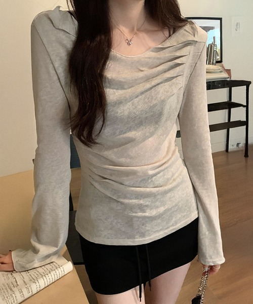by LEGNA(バイレグナ)の「ドレープオフショルダーシアーカットソー(Tシャツ/カットソー・レディース・ブラック/グレイッシュベージュ/アイボリー/ピンク・FREE)」の3枚目の写真