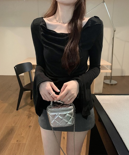 by LEGNA(バイレグナ)の「ドレープオフショルダーシアーカットソー(Tシャツ/カットソー・レディース・ブラック/グレイッシュベージュ/アイボリー/ピンク・FREE)」の2枚目の写真