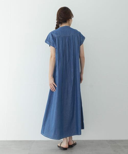 URBAN RESEARCH Sonny Label(アーバンリサーチサニーレーベル)の「デニムピンタックヨークフレンチワンピース(ワンピース・レディース・ライトインディゴブルー/インディゴブルー・FREE)」の18枚目の写真