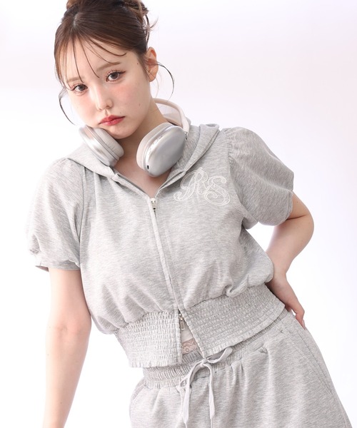 one after another NICE CLAUP(ワンアフターアナザーナイスクラップ)の「【セットアップ可能/スウェットパンツ別売り】ロゴ半袖パーカー(パーカー・レディース・ピンク/グレー/ブラック・FREE)」の1枚目の写真