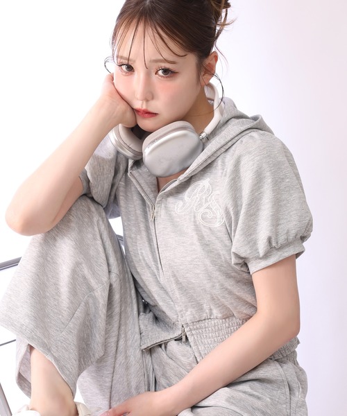 one after another NICE CLAUP(ワンアフターアナザーナイスクラップ)の「【セットアップ可能/スウェットパンツ別売り】ロゴ半袖パーカー(パーカー・レディース・ピンク/グレー/ブラック・FREE)」の10枚目の写真