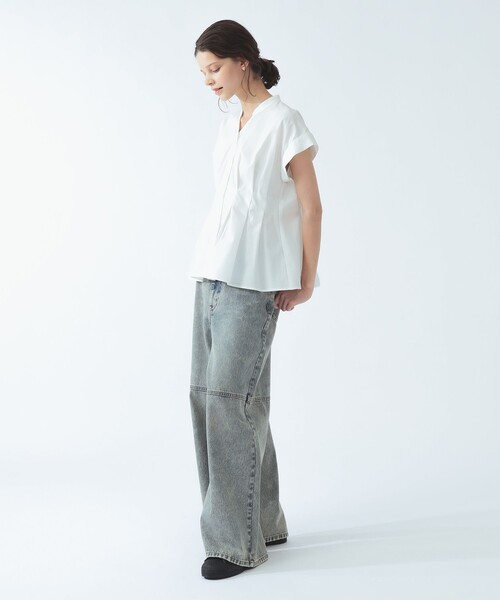 Ray BEAMS(レイビームス)の「タック ウエスト スキッパー シャツ(シャツ/ブラウス・レディース・ホワイト/ブラック・ONE SIZE)」の4枚目の写真