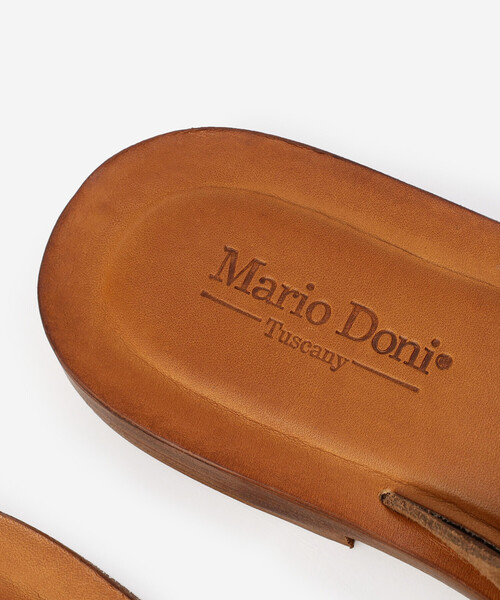 Mario Doni(マリオドーニ)の「Mario Doni | レザー トングサンダル WOMEN(サンダル・レディース・ホワイト系その他/ブラウン系その他・37/38/36)」の8枚目の写真