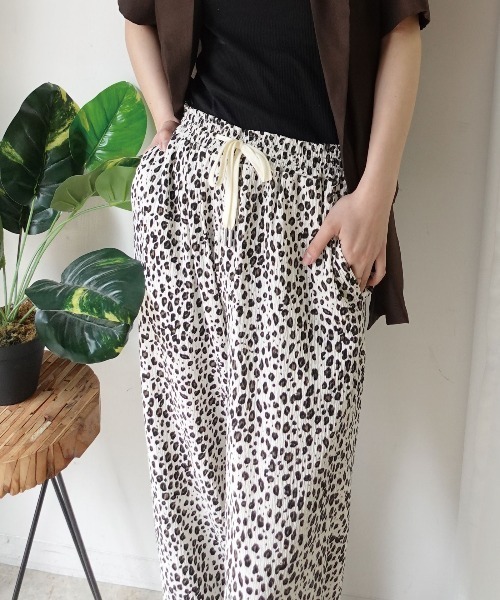 CORNERS(コーナーズ)の「【CORNERS by KR】レオパード柄イージーパンツ(スウェットパンツ・レディース・ベージュ/ホワイト・L/M/S)」の3枚目の写真