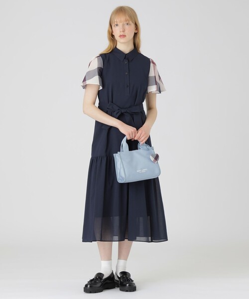 BLUE LABEL CRESTBRIDGE(ブルーレーベルクレストブリッジ)の「ハートチャーム付きミニトート(ハンドバッグ・レディース・ブラック/ライトピンク/ロイヤルブルー・FREE)」の19枚目の写真