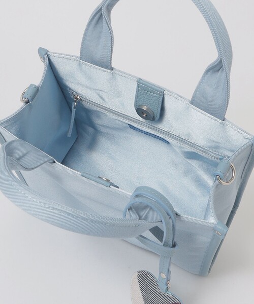 BLUE LABEL CRESTBRIDGE(ブルーレーベルクレストブリッジ)の「ハートチャーム付きミニトート(ハンドバッグ・レディース・ブラック/ライトピンク/ロイヤルブルー・FREE)」の22枚目の写真
