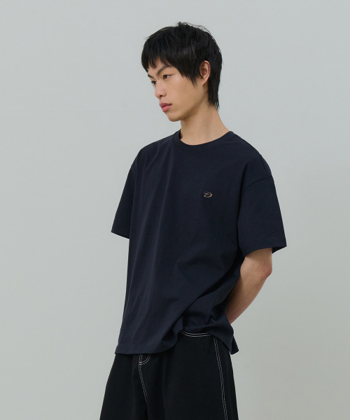 DESIRED(デシレッド)の「ロゴ半袖Tシャツ-FBSK5801D04(Tシャツ/カットソー・メンズ・ネイビー・MEDIUM/LARGE/X-LARGE)」の2枚目の写真