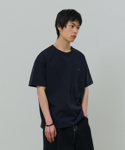 DESIRED(デシレッド)の「ロゴ半袖Tシャツ-FBSK5801D04(Tシャツ/カットソー・メンズ・ネイビー・MEDIUM/LARGE/X-LARGE)」の3枚目の写真