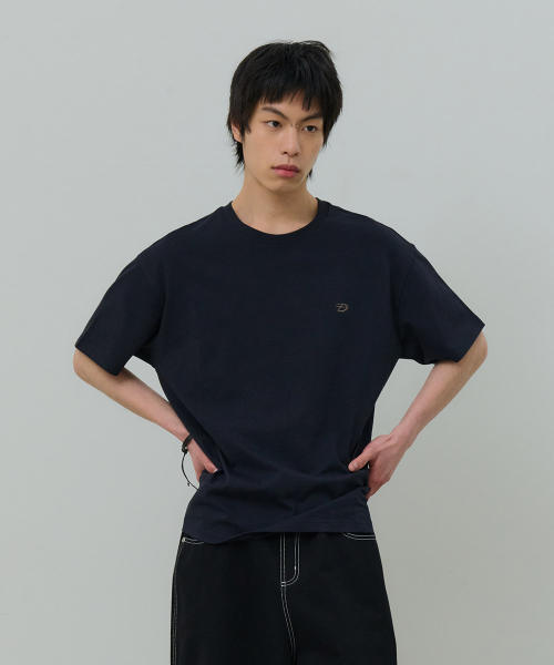 DESIRED(デシレッド)の「ロゴ半袖Tシャツ-FBSK5801D04(Tシャツ/カットソー・メンズ・ネイビー・MEDIUM/LARGE/X-LARGE)」の4枚目の写真