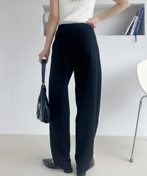 umune(ウムネ)の「穿くだけで今っぽこなれ顔♪トレンドのコクーンシルエット裏毛スウェットパンツ 秋 冬(スウェットパンツ・レディース・ブラック/杢グレー・FREE)」の13枚目の写真