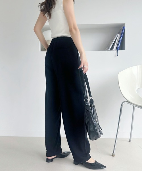 umune(ウムネ)の「穿くだけで今っぽこなれ顔♪トレンドのコクーンシルエット裏毛スウェットパンツ 秋 冬(スウェットパンツ・レディース・ブラック/杢グレー・FREE)」の12枚目の写真