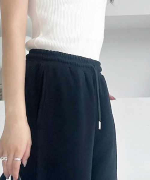 umune(ウムネ)の「穿くだけで今っぽこなれ顔♪トレンドのコクーンシルエット裏毛スウェットパンツ 秋 冬(スウェットパンツ・レディース・ブラック/杢グレー・FREE)」の19枚目の写真
