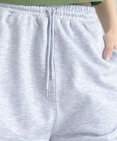 umune(ウムネ)の「穿くだけで今っぽこなれ顔♪トレンドのコクーンシルエット裏毛スウェットパンツ 秋 冬(スウェットパンツ・レディース・ブラック/杢グレー・FREE)」の22枚目の写真