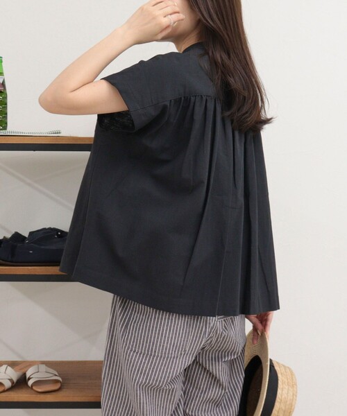 GEVACO（ゲバコ）の「【GEVACO/ゲバコ】バンドカラーフレンチスリーブシャツ（シャツ/ブラウス・レディース・レッド/グリーン/ブラック/オフホワイト・38）」の9枚目の写真