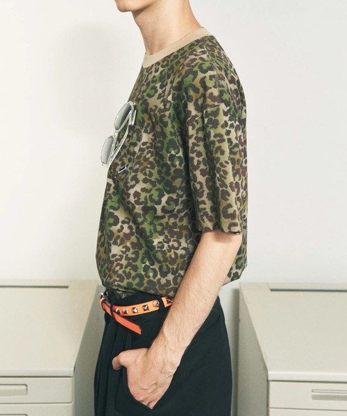 PHINGERIN(フィンガリン)の「【PHINGERIN】OPTICAL LOOP T-SHIRT LEOPARD(Tシャツ/カットソー・メンズ・マルチ・L/M)」の2枚目の写真