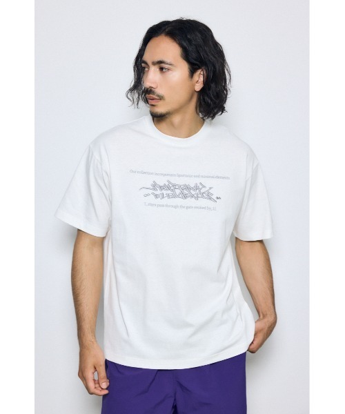 AZUL by moussy(アズールバイマウジー)の「エンブロイダリーロゴTシャツ(Tシャツ/カットソー・メンズ・ホワイト/ブラック・LARGE/MEDIUM)」の5枚目の写真