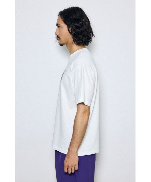 AZUL by moussy(アズールバイマウジー)の「エンブロイダリーロゴTシャツ(Tシャツ/カットソー・メンズ・ホワイト/ブラック・LARGE/MEDIUM)」の8枚目の写真