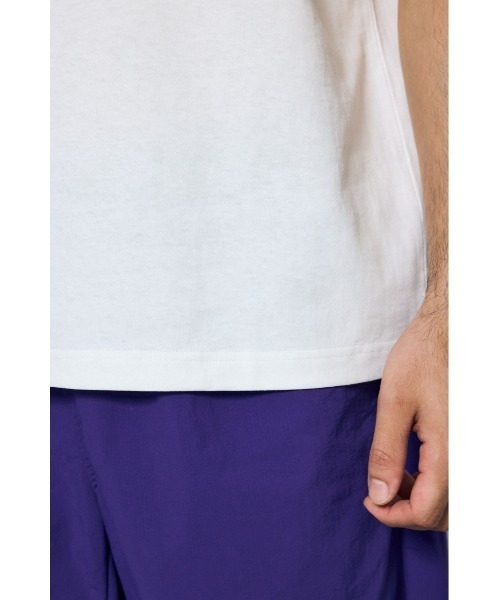 AZUL by moussy(アズールバイマウジー)の「エンブロイダリーロゴTシャツ(Tシャツ/カットソー・メンズ・ホワイト/ブラック・LARGE/MEDIUM)」の19枚目の写真