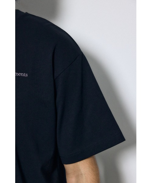 AZUL by moussy(アズールバイマウジー)の「エンブロイダリーロゴTシャツ(Tシャツ/カットソー・メンズ・ホワイト/ブラック・LARGE/MEDIUM)」の9枚目の写真
