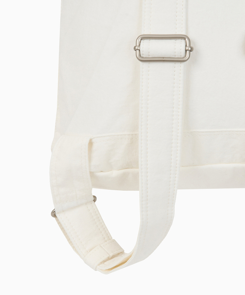 OHESHIO(オヘシオ)の「DUAL POCKET BACKPACK, WHITE(バックパック/リュック・レディース・その他・FREE)」の11枚目の写真