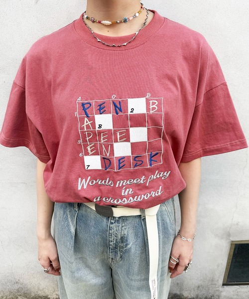 DOUBLE NAME(ダブルネーム)の「Words meet play in a crossword.刺繍TEE(Tシャツ/カットソー・レディース・オフホワイト/ピンク/ブラック系・FREE)」の8枚目の写真
