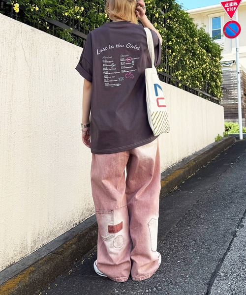 DOUBLE NAME(ダブルネーム)の「Words meet play in a crossword.刺繍TEE(Tシャツ/カットソー・レディース・オフホワイト/ピンク/ブラック系・FREE)」の15枚目の写真