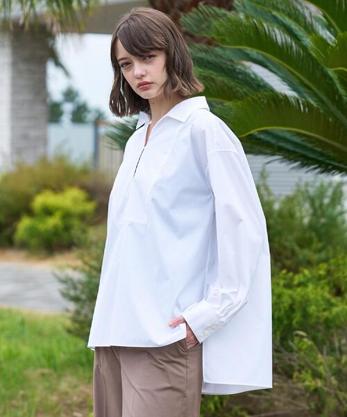 DRESSTERIOR（ドレステリア）の「【接触冷感/UVカット/着回し】スキッパーブラウス（シャツ/ブラウス・レディース・ネイビー/オフホワイト/ブルー系その他4・34/36/38）」の12枚目の写真