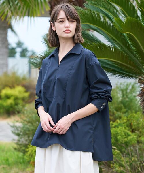 DRESSTERIOR（ドレステリア）の「【接触冷感/UVカット/着回し】スキッパーブラウス（シャツ/ブラウス・レディース・ネイビー/オフホワイト/ブルー系その他4・34/36/38）」の17枚目の写真