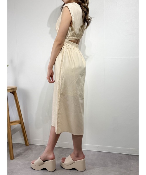 marcydorn（マーシードルン）の「バックオープンデザイン ノースリーブロングワンピース ウエストギャザーフレアドレス（ワンピース・レディース・ホワイト/ブラック・ONE SIZE）」の14枚目の写真